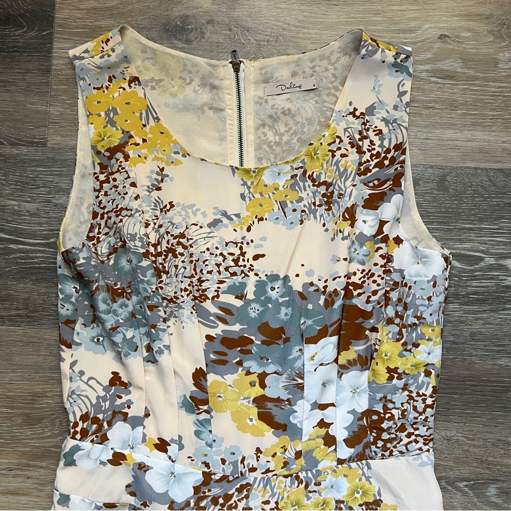 Darling Multicolor Floral Pattern Top - Picture 2 of 6